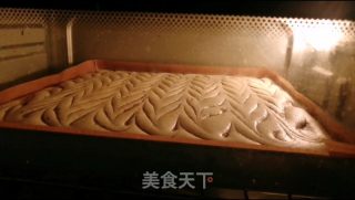 巧克力叶纹果香蛋糕卷的做法步骤：18