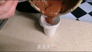 巧克力叶纹果香蛋糕卷的做法步骤：13