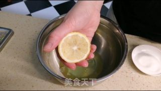巧克力叶纹果香蛋糕卷的做法步骤：7