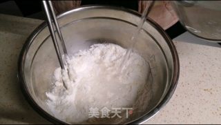 简易葱油饼的做法步骤：1