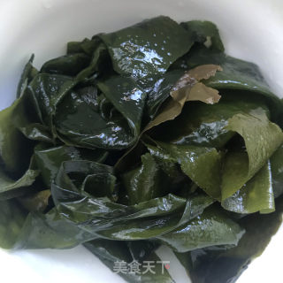 裙带菜拌豆芽的做法步骤：1
