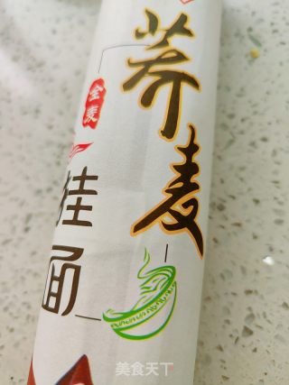 凉拌荞麦面的做法步骤：1