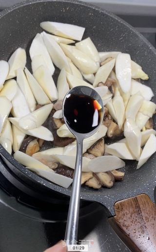 家常茭白焖豆腐的做法步骤：4