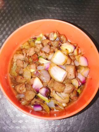 牛肉爆洋葱的做法