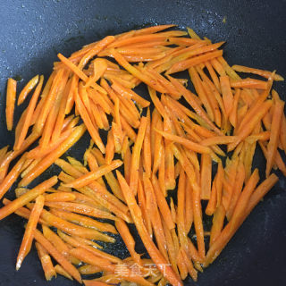 醋溜土豆胡萝卜丝的做法步骤：3
