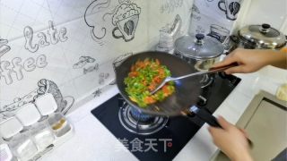 西红柿辣椒炒鸡蛋的做法步骤：7