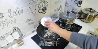 西红柿辣椒炒鸡蛋的做法步骤：4
