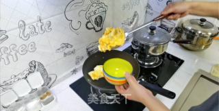 西红柿辣椒炒鸡蛋的做法步骤：3
