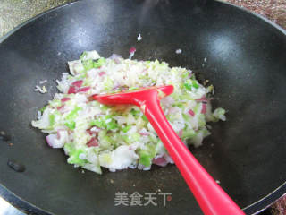 洋葱包心菜炒饭的做法步骤：8