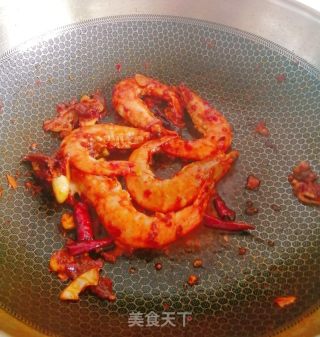 干锅菜花大虾的做法步骤：4