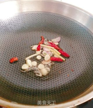 干锅菜花大虾的做法步骤：2