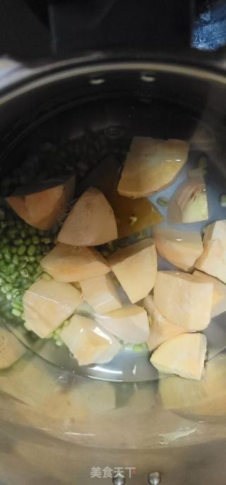 绿豆番薯糖水的做法步骤：3