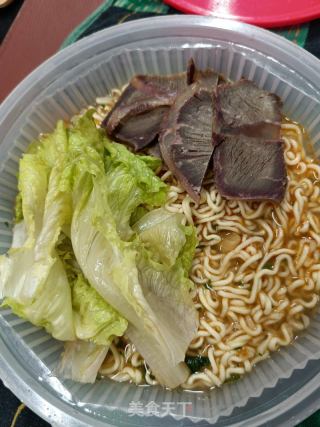 生菜牛肉拌面的做法