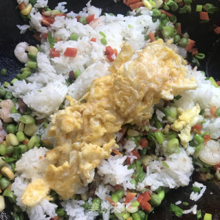 虾仁腊肉炒饭的做法步骤：11
