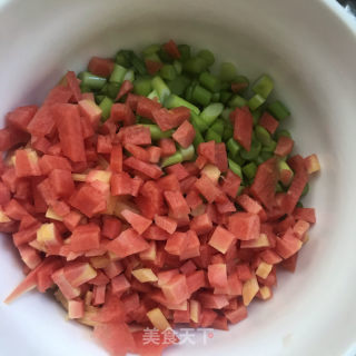 虾仁腊肉炒饭的做法步骤：3