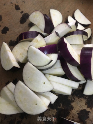 黄豆酱焖茄子的做法步骤：2