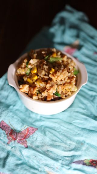 肉丁玉米莲藕炒饭的做法