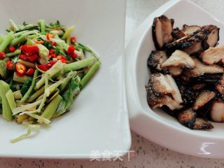 蒜苗炒腊肉的做法步骤：3