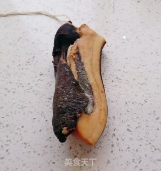蒜苗炒腊肉的做法步骤：1