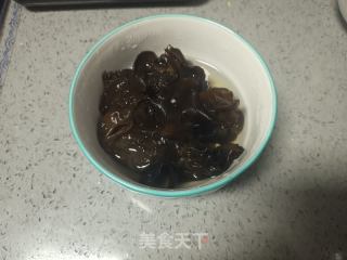 凉拌木耳黄瓜粉丝的做法步骤：3
