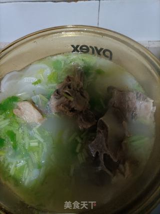 白萝卜羊蝎子汤的做法