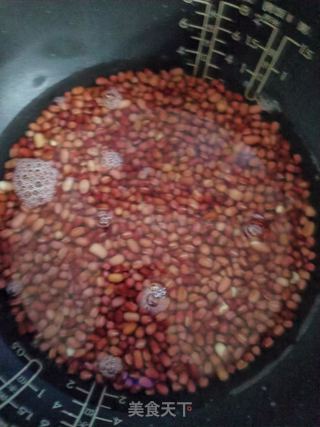 电饭煲红豆沙的做法步骤：1