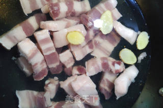 家庭版红烧肉（2种做法）的做法步骤：1