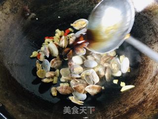 小炒花蛤的做法步骤：6