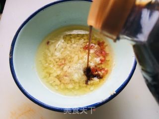 蒜汁菠菜面的做法步骤：1