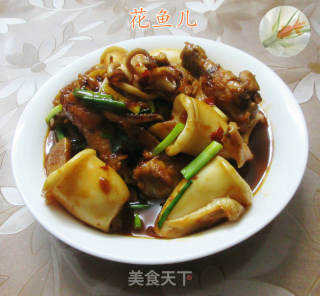 鱿鱼烧鸡翅根的做法