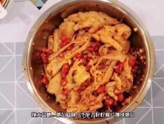 无骨鸡爪的做法步骤：16