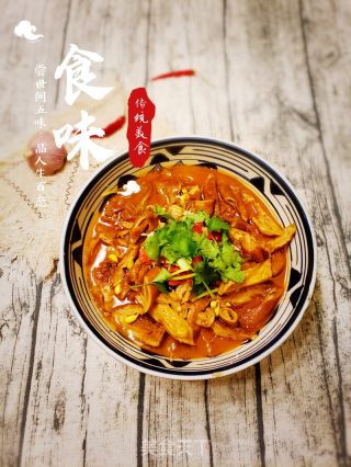 香辣过瘾、妙不可言的  水煮肥肠的做法