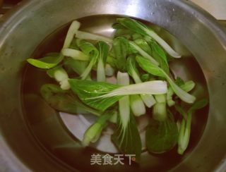 蚝油炒油菜的做法步骤：1