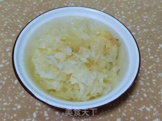 红枣百合莲子银耳羹的做法步骤：1