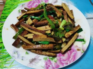 蒜香干子的做法