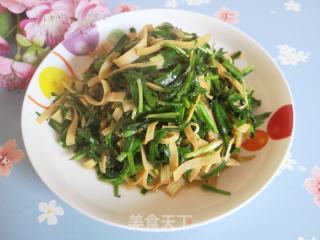 豆皮炒韭菜的做法