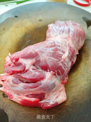 炖牛肉饼汤的做法步骤：1