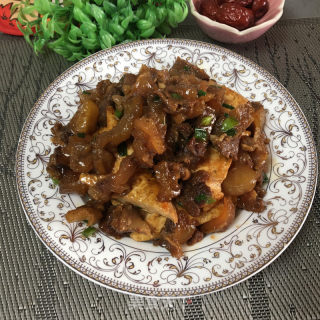 牛筋烧豆腐的做法