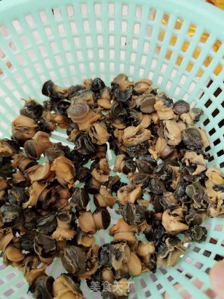 野韭菜炒田螺肉的做法步骤：6