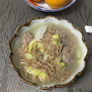牛肉丸白菜汤面的做法