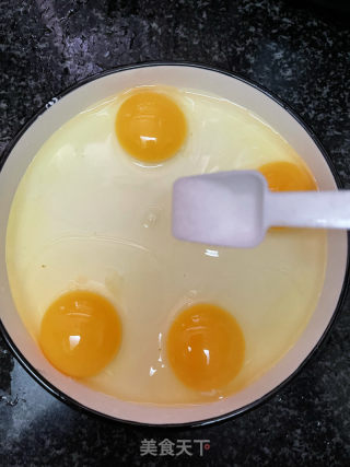 青椒炒蛋的做法步骤：2