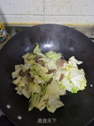 洋白菜炒牛肉丸的做法步骤：4