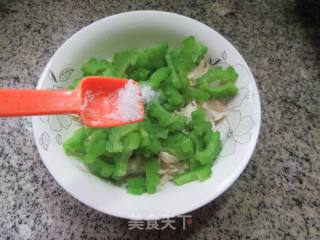 苦瓜拌鸡胸肉的做法步骤：12