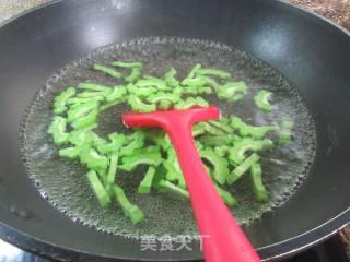 苦瓜拌鸡胸肉的做法步骤：7