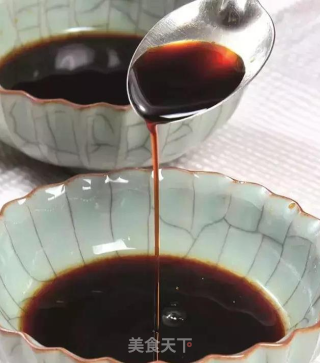 卤菜糖色怎么炒，卤菜炒糖色的方法的做法步骤：3