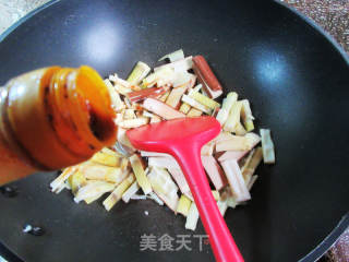 鸡蛋干炒野山笋的做法步骤：9
