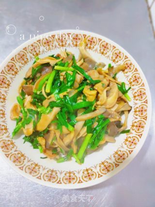 平菇韭菜炒肉的做法