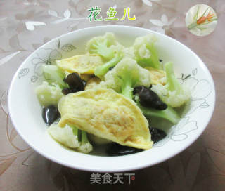 黑木耳蛋饺煮花菜的做法