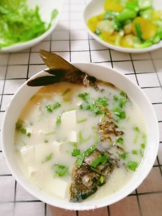 奶白鲫鱼豆腐汤的做法步骤：5