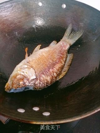 奶白鲫鱼豆腐汤的做法步骤：1